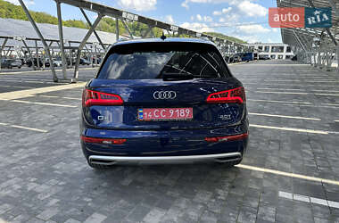 Внедорожник / Кроссовер Audi Q5 2018 в 