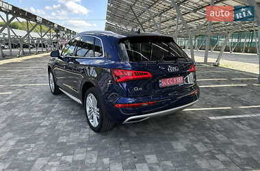 Внедорожник / Кроссовер Audi Q5 2018 в 