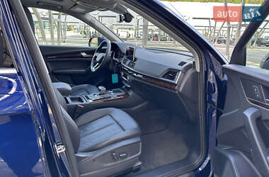 Внедорожник / Кроссовер Audi Q5 2018 в 