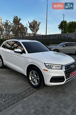 Внедорожник / Кроссовер Audi Q5 2018 в 