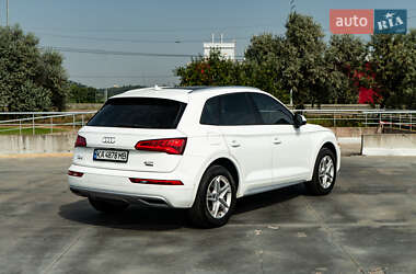 Внедорожник / Кроссовер Audi Q5 2018 в 