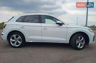 Позашляховик / Кросовер Audi Q5 2020 в 