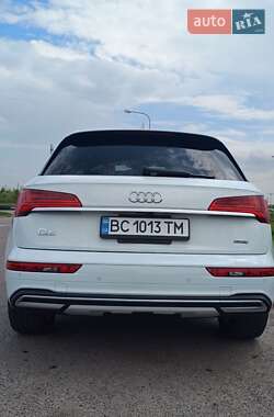 Позашляховик / Кросовер Audi Q5 2020 в 