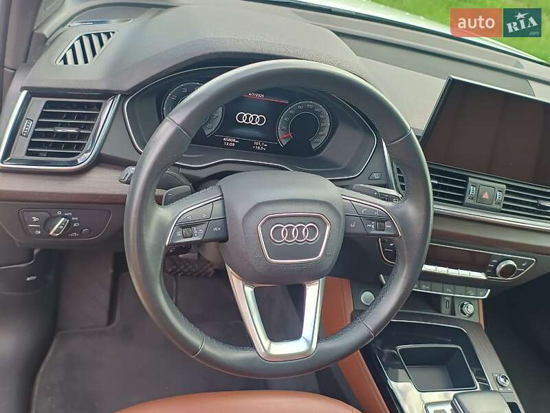 Позашляховик / Кросовер Audi Q5 2020 в Львові