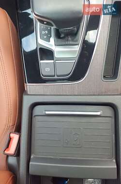 Позашляховик / Кросовер Audi Q5 2020 в 