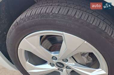 Позашляховик / Кросовер Audi Q5 2020 в 