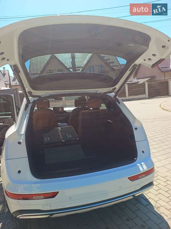 Позашляховик / Кросовер Audi Q5 2020 в Львові