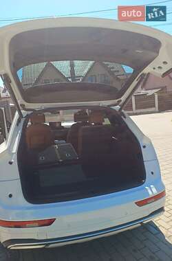 Позашляховик / Кросовер Audi Q5 2020 в 