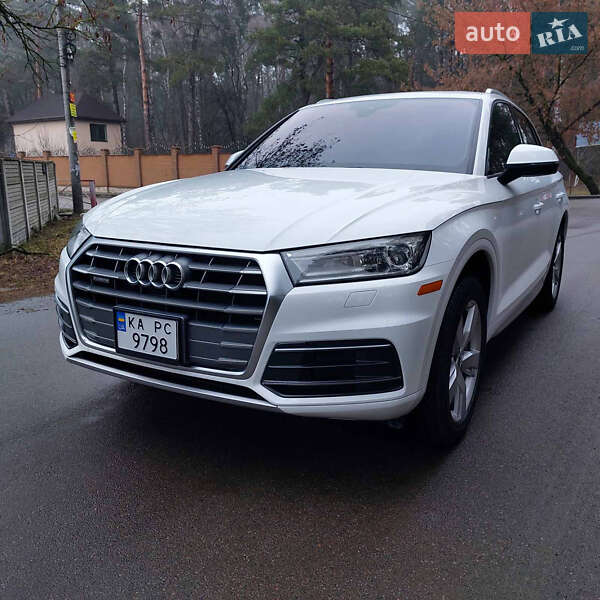 Внедорожник / Кроссовер Audi Q5 2017 в 