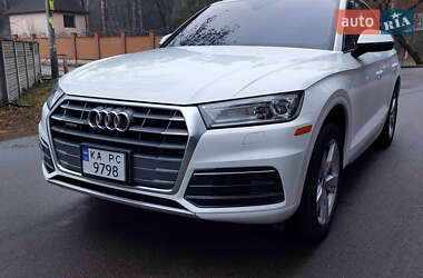 Внедорожник / Кроссовер Audi Q5 2017 в 
