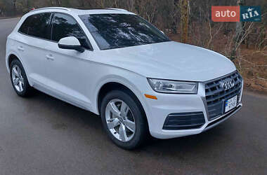 Внедорожник / Кроссовер Audi Q5 2017 в 