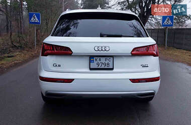 Внедорожник / Кроссовер Audi Q5 2017 в 