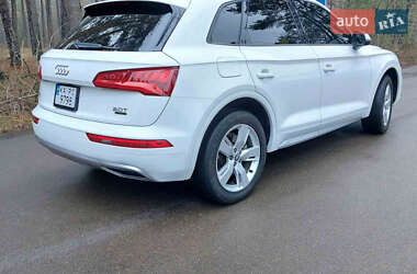 Внедорожник / Кроссовер Audi Q5 2017 в 