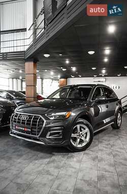 Внедорожник / Кроссовер Audi Q5 2021 в 