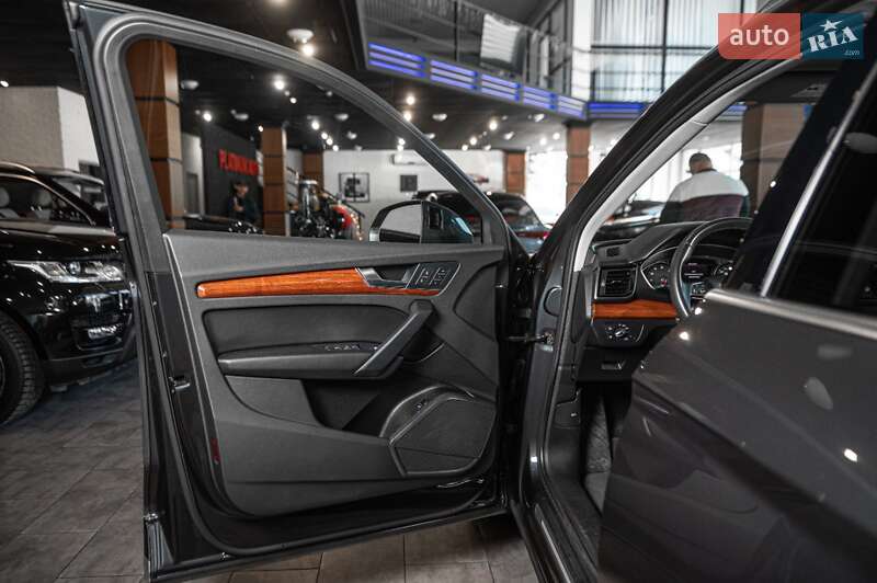 Внедорожник / Кроссовер Audi Q5 2021 в Одессе