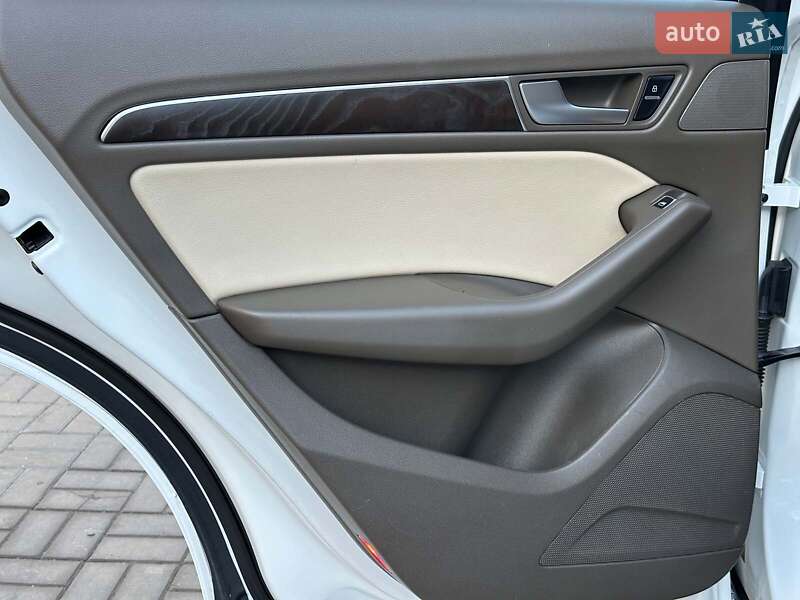 Внедорожник / Кроссовер Audi Q5 2017 в Одессе
