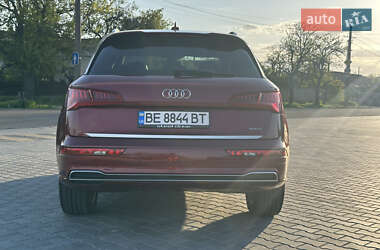 Позашляховик / Кросовер Audi Q5 2018 в 