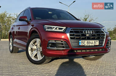 Позашляховик / Кросовер Audi Q5 2018 в 