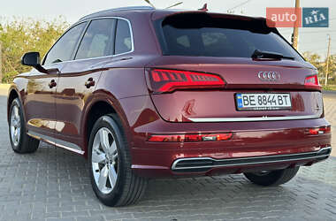 Позашляховик / Кросовер Audi Q5 2018 в 