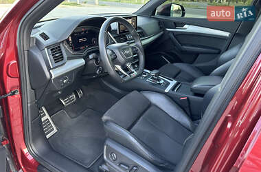 Позашляховик / Кросовер Audi Q5 2018 в 