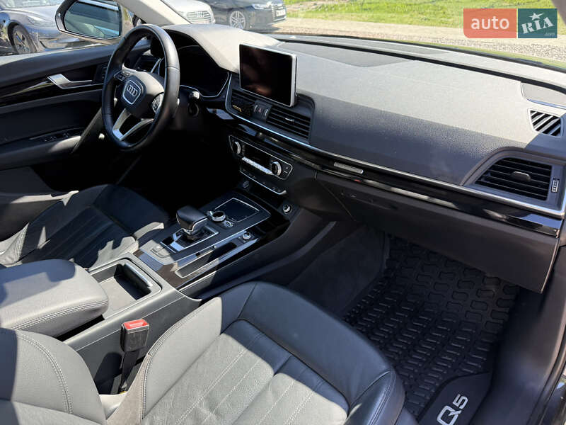 Внедорожник / Кроссовер Audi Q5 2017 в Киеве