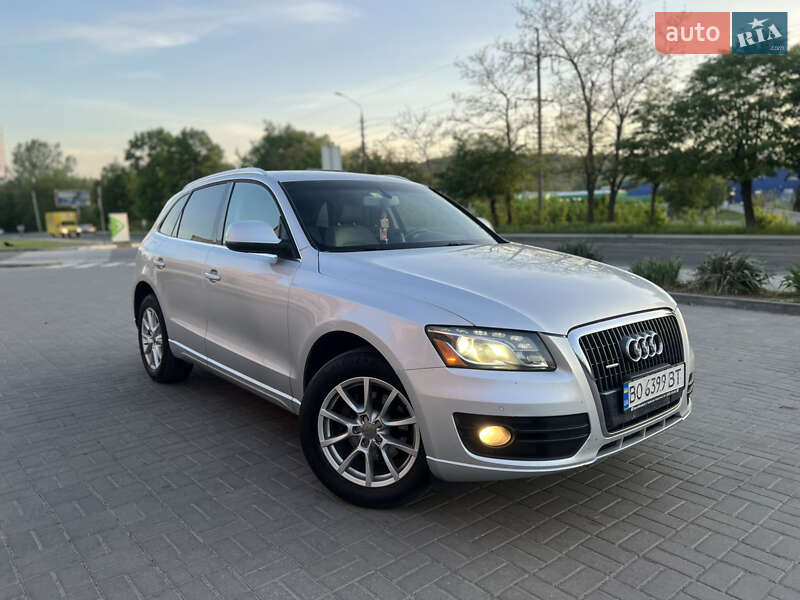 Внедорожник / Кроссовер Audi Q5 2011 в 