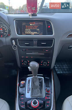 Внедорожник / Кроссовер Audi Q5 2011 в 