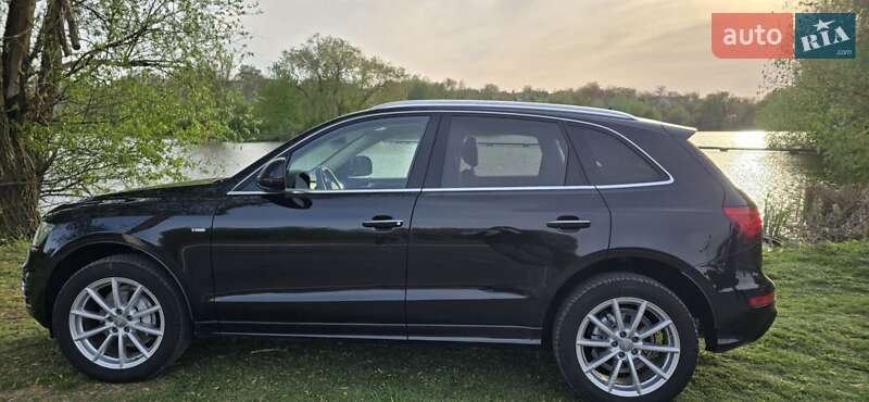 Позашляховик / Кросовер Audi Q5 2015 в 