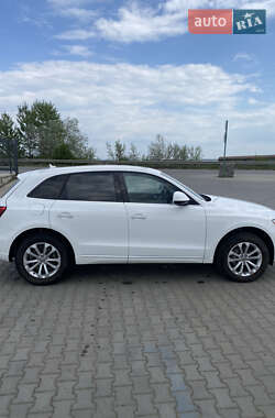 Внедорожник / Кроссовер Audi Q5 2015 в 
