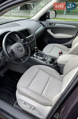 Внедорожник / Кроссовер Audi Q5 2010 в 