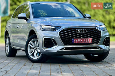 Внедорожник / Кроссовер Audi Q5 2021 в 