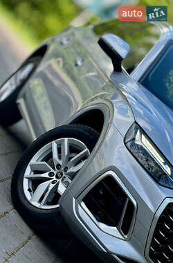 Внедорожник / Кроссовер Audi Q5 2021 в 