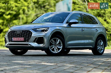 Внедорожник / Кроссовер Audi Q5 2021 в 