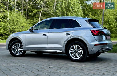 Внедорожник / Кроссовер Audi Q5 2021 в 