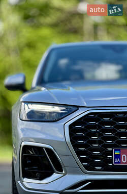 Внедорожник / Кроссовер Audi Q5 2021 в 