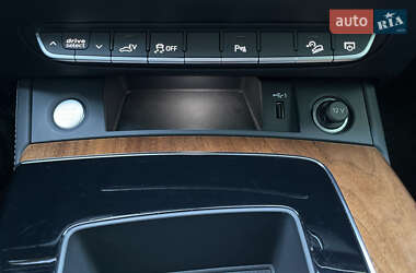 Внедорожник / Кроссовер Audi Q5 2021 в 