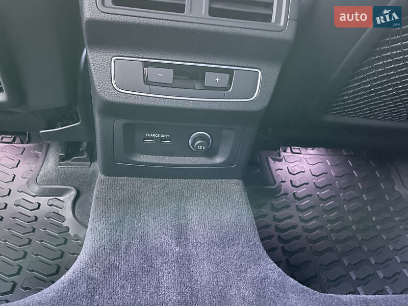 Позашляховик / Кросовер Audi Q5 2021 в Києві фото 40 Позашляховик / Кросовер Audi Q5 2021 в Києві