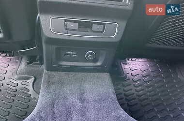 Внедорожник / Кроссовер Audi Q5 2021 в 