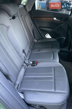 Внедорожник / Кроссовер Audi Q5 2021 в 