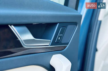 Внедорожник / Кроссовер Audi Q5 2018 в 