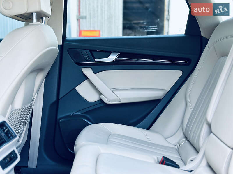 Внедорожник / Кроссовер Audi Q5 2018 в Кременчуге