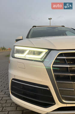 Позашляховик / Кросовер Audi Q5 2018 в 