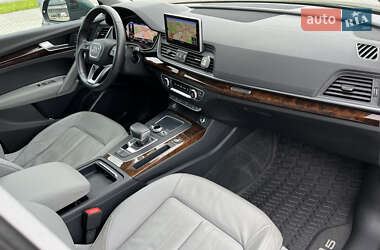 Внедорожник / Кроссовер Audi Q5 2017 в 