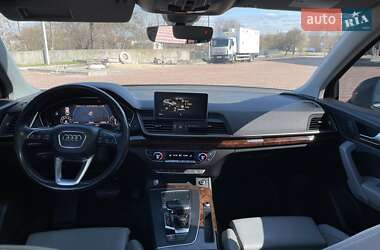 Внедорожник / Кроссовер Audi Q5 2017 в 
