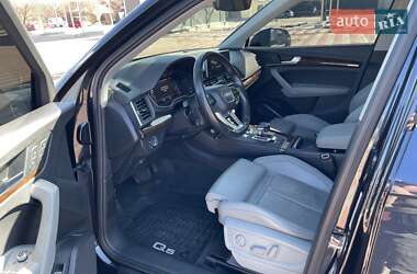 Внедорожник / Кроссовер Audi Q5 2017 в 
