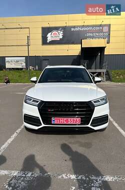 Позашляховик / Кросовер Audi Q5 2019 в 