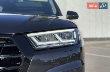 Внедорожник / Кроссовер Audi Q5 2018 в 