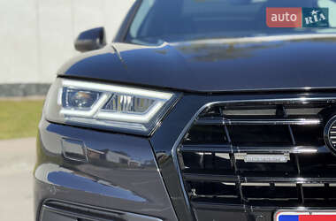 Внедорожник / Кроссовер Audi Q5 2018 в 