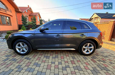 Внедорожник / Кроссовер Audi Q5 2022 в 