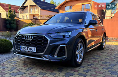 Внедорожник / Кроссовер Audi Q5 2022 в 